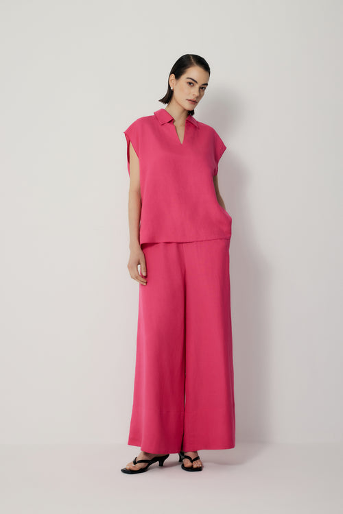 color:HOT PINK