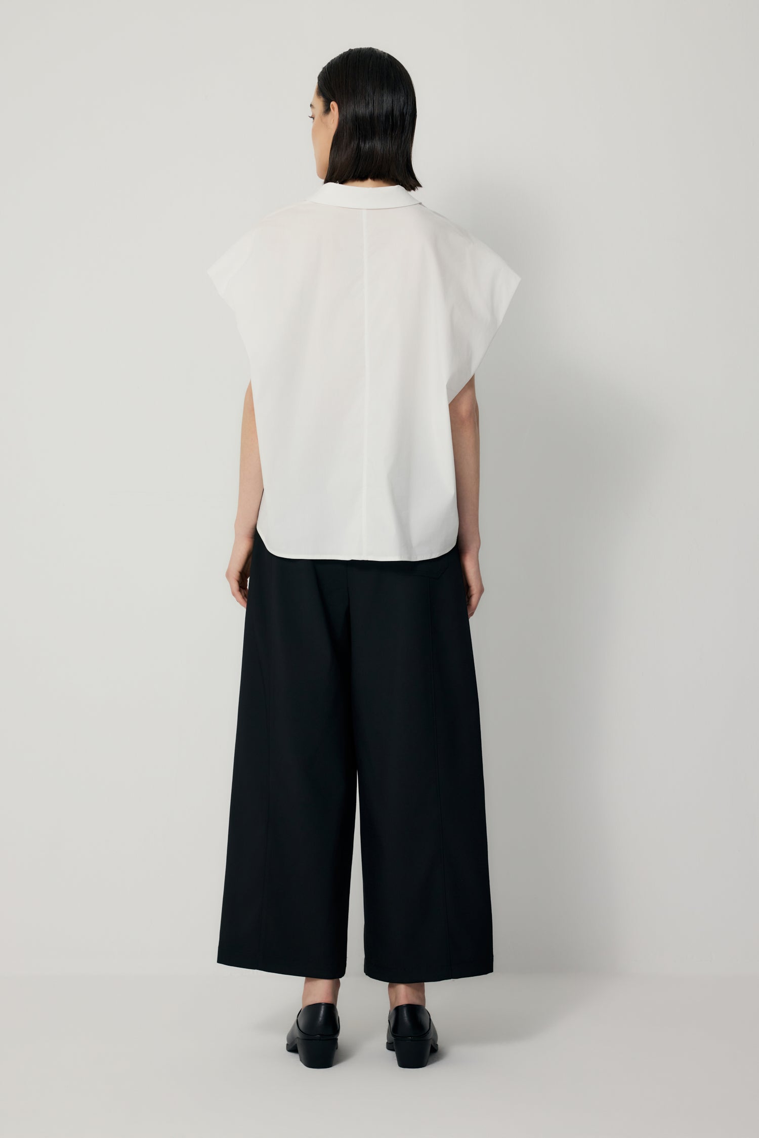 color:IVORY