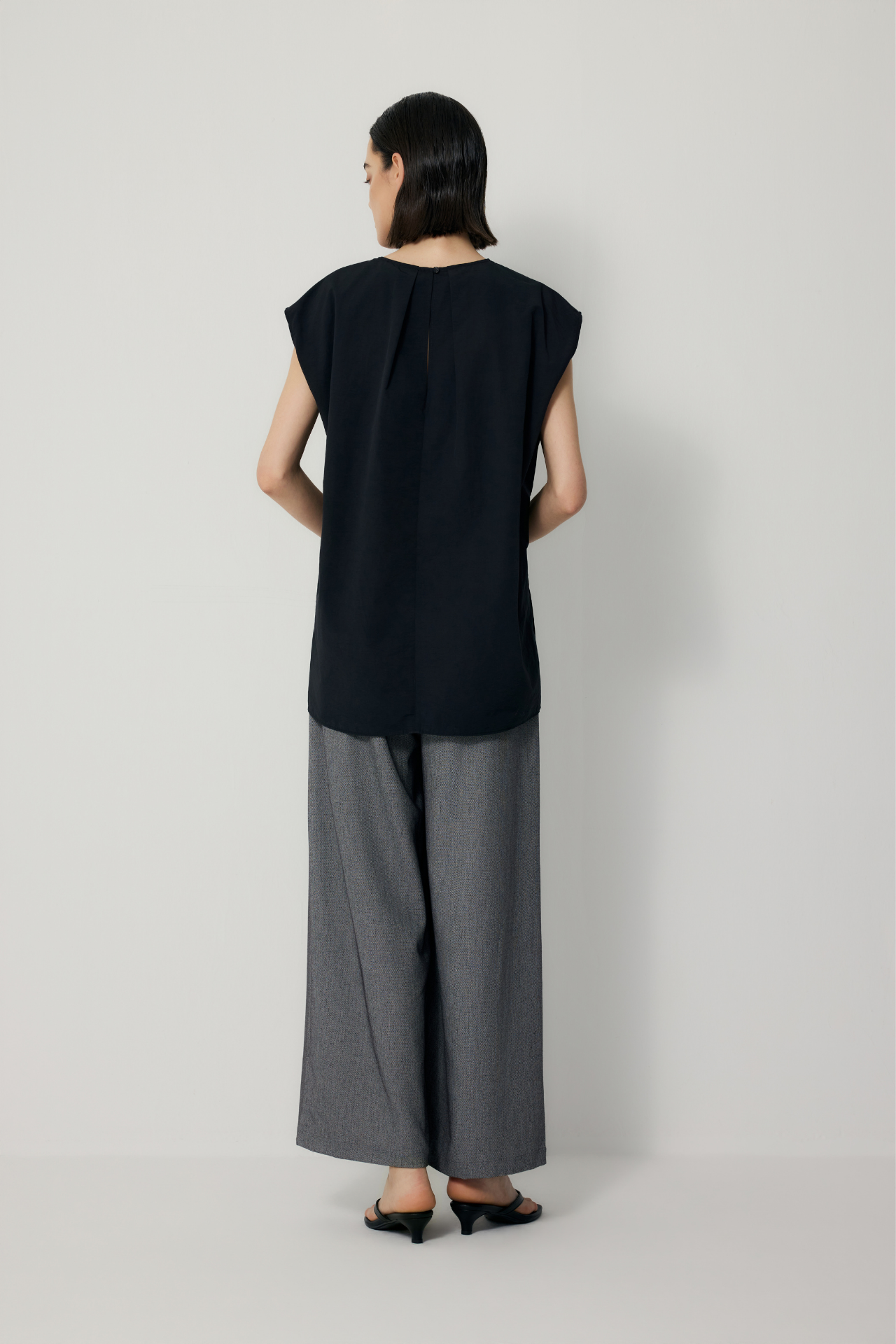 color:NOIR
