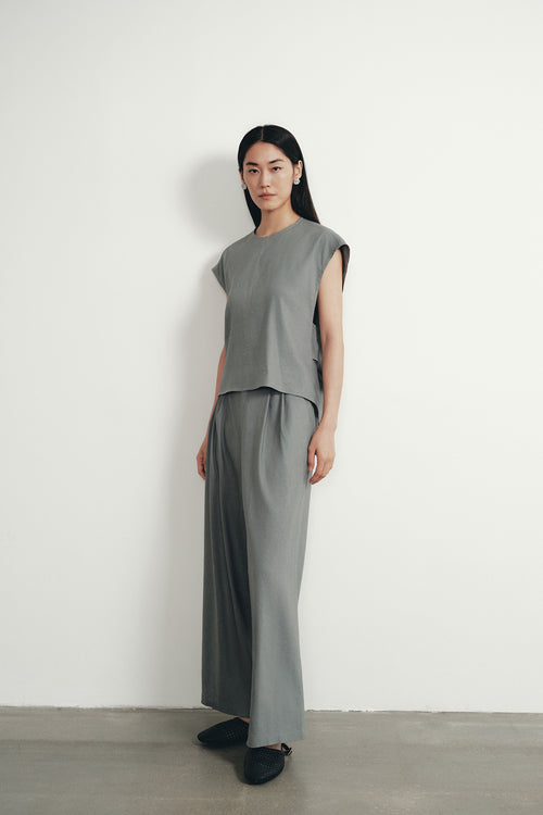 color:GREY