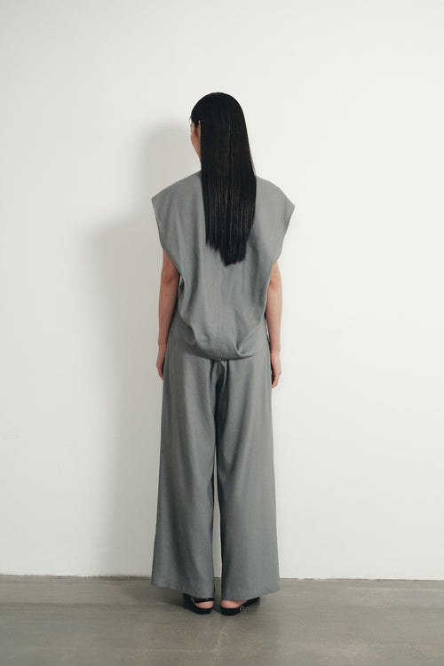 color:GREY