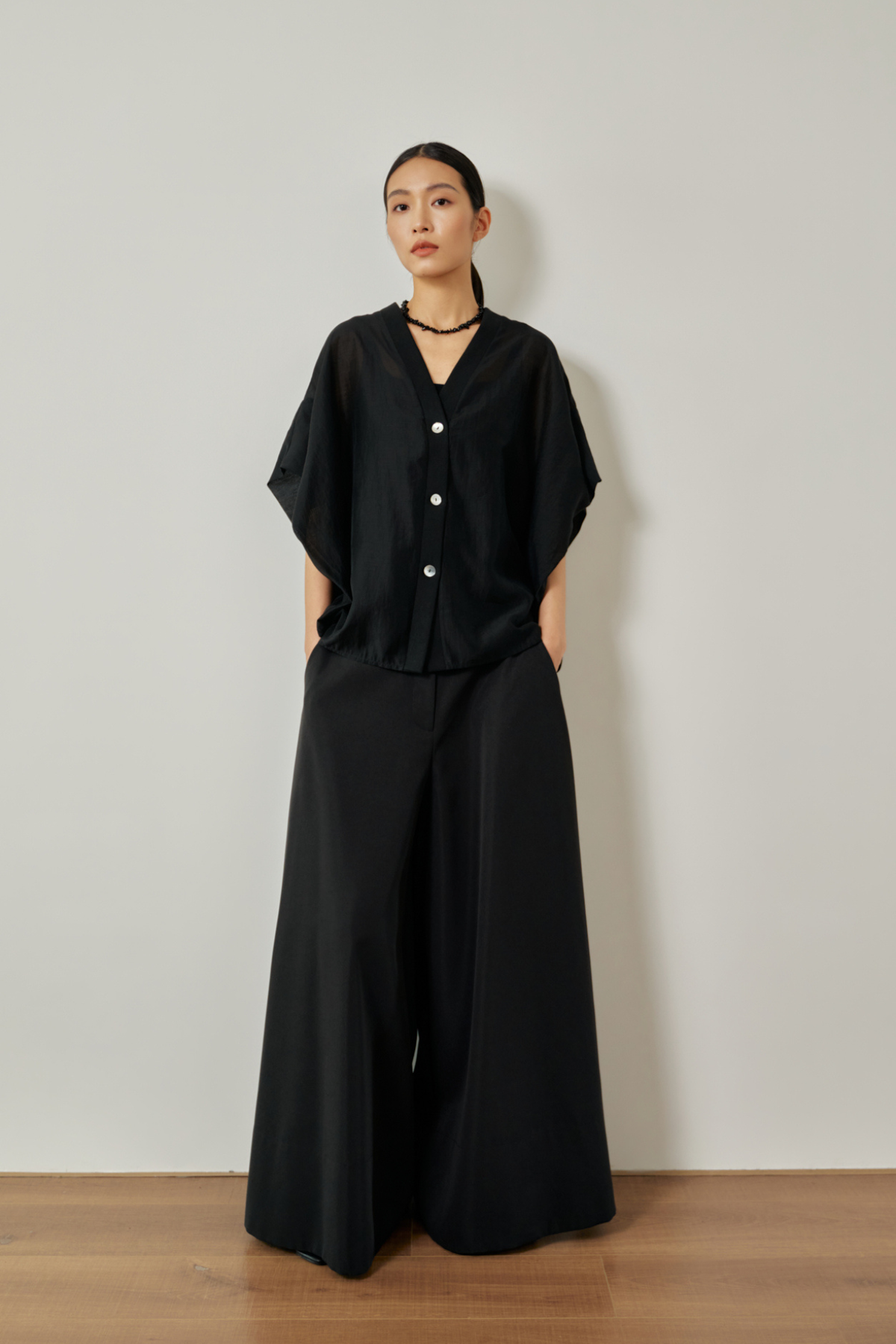 color:NOIR