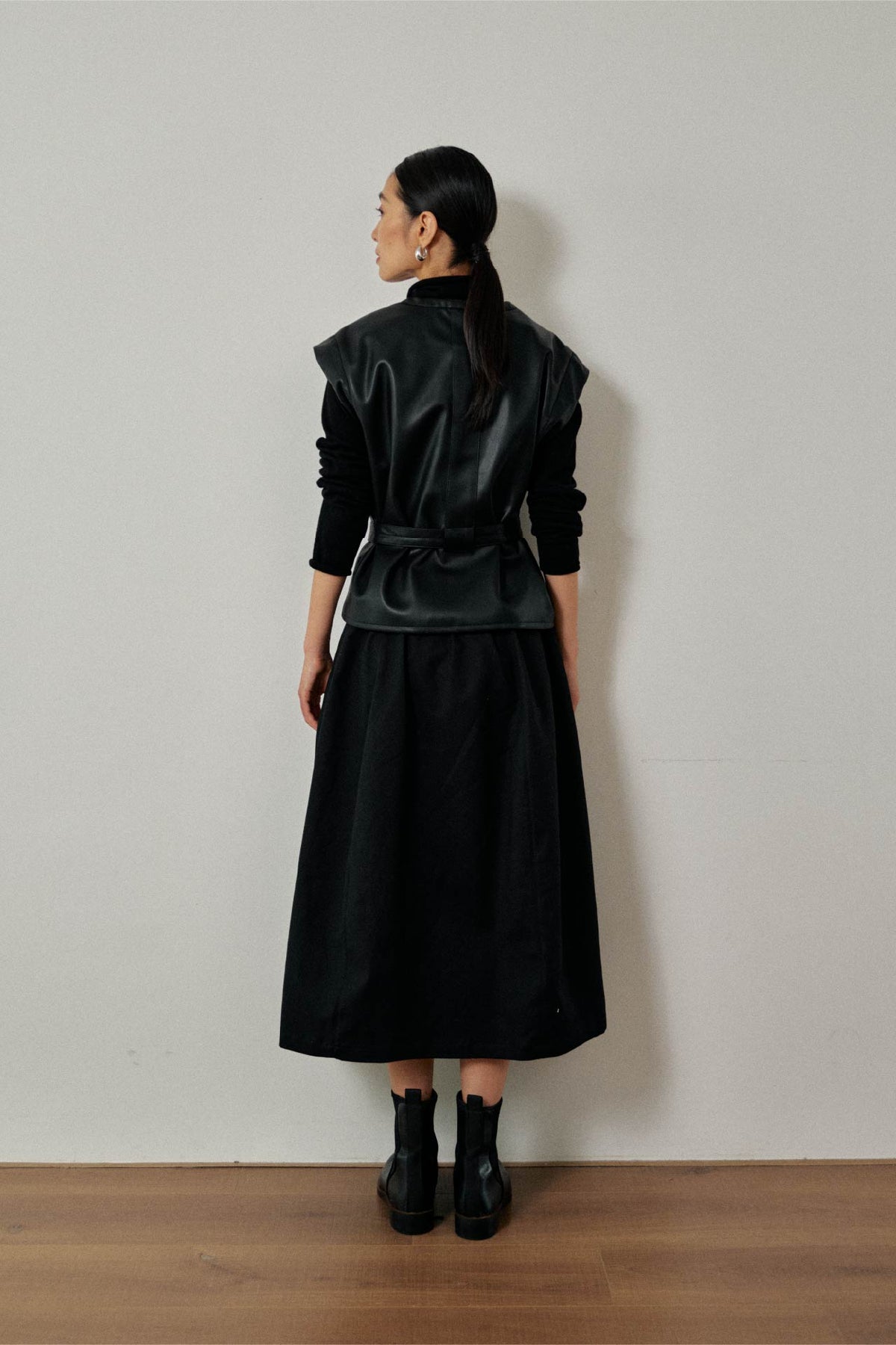 color:NOIR