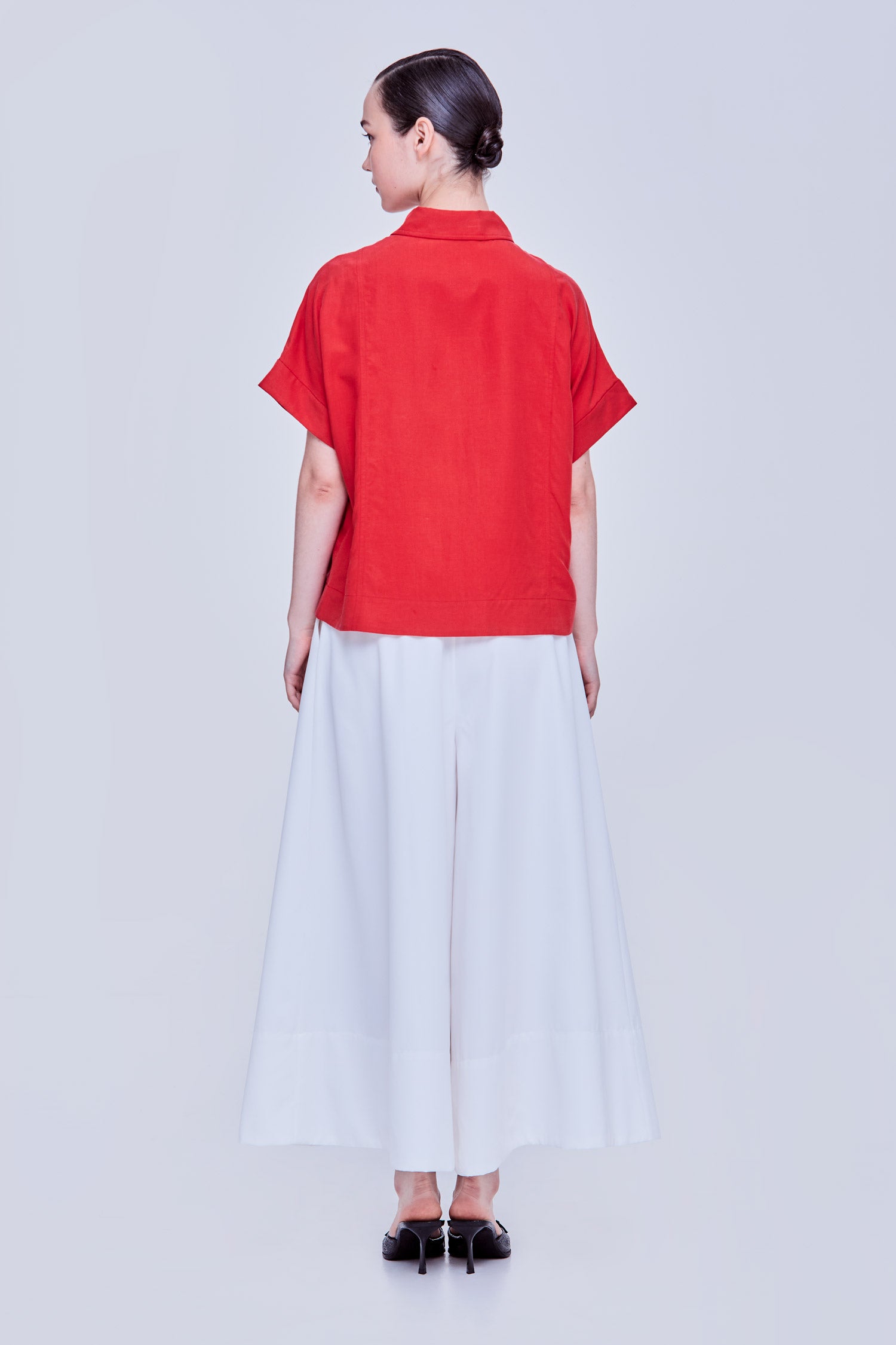 color:SCARLET