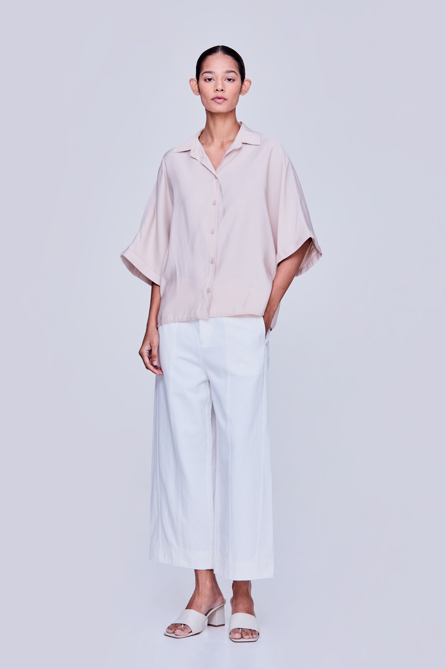 color:BEIGE