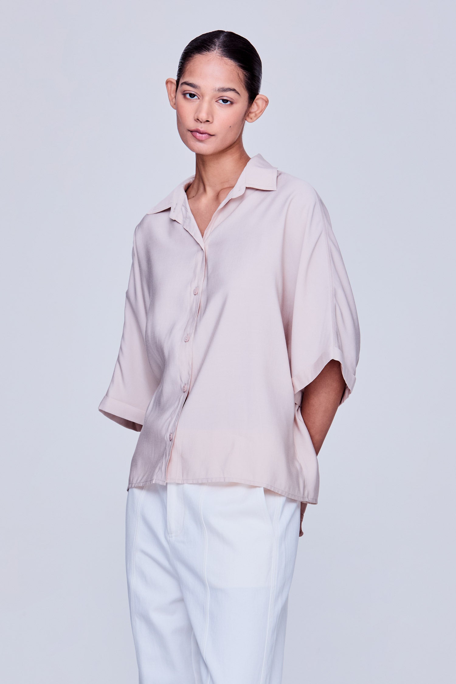 color:BEIGE