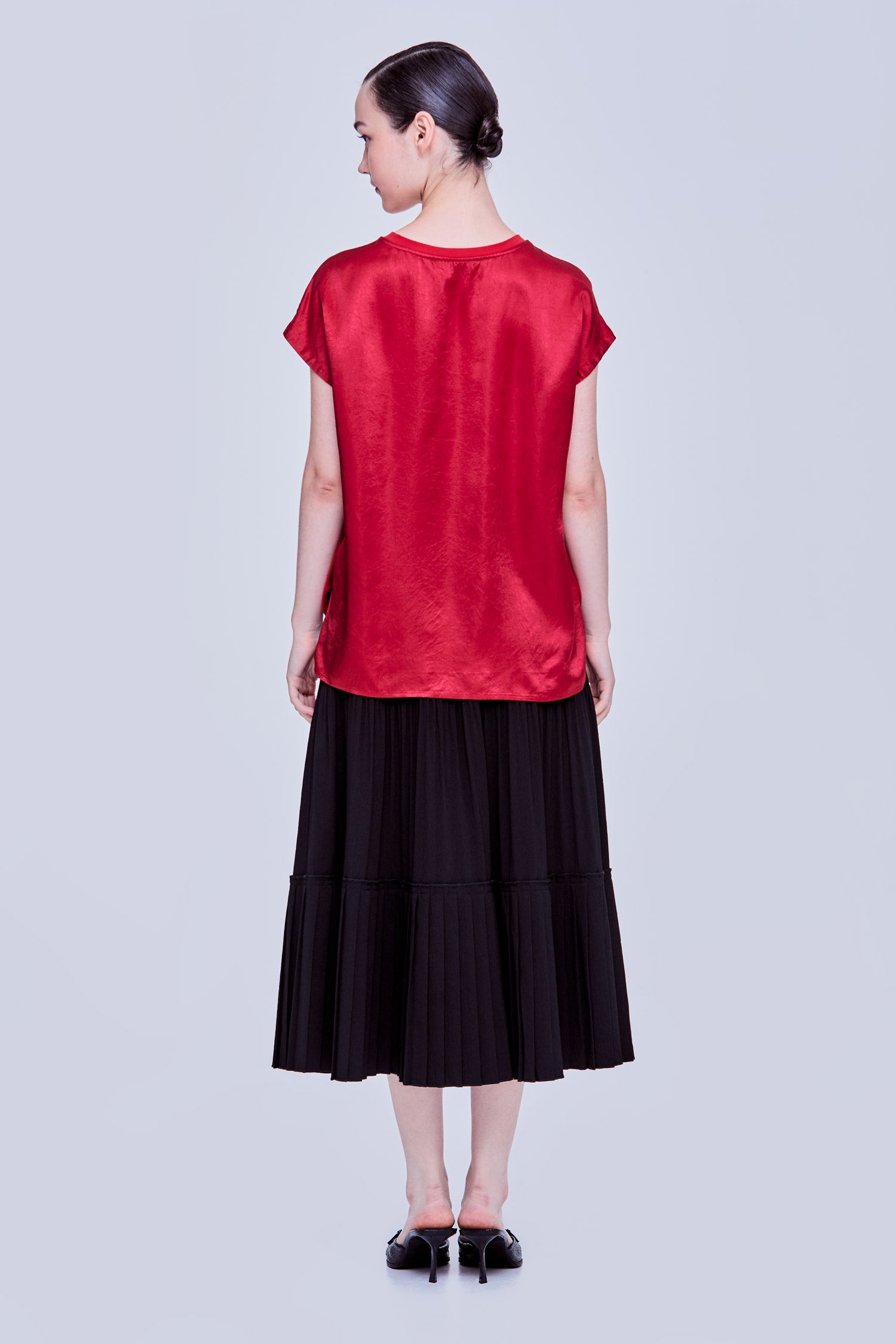 color:RED