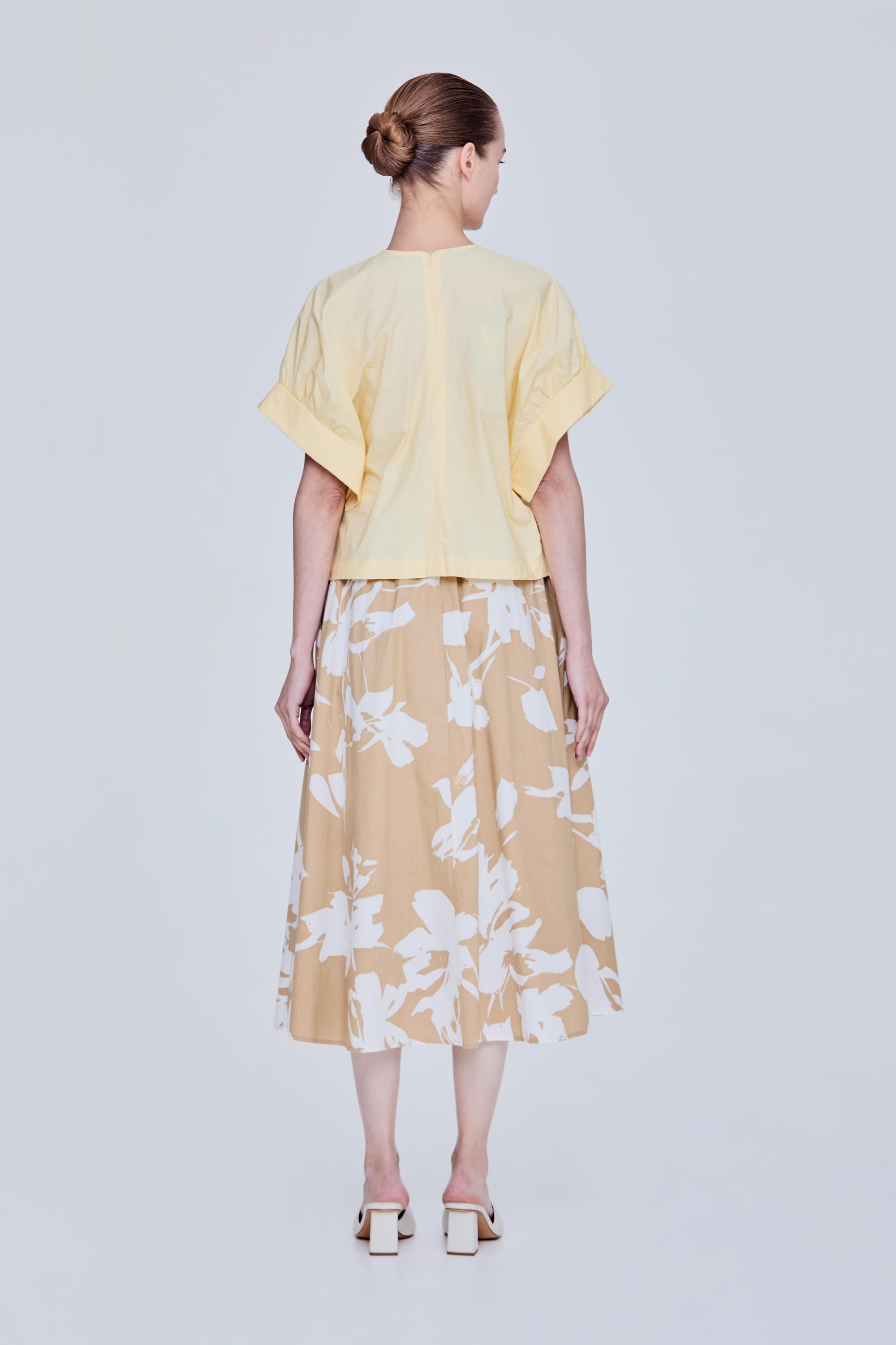 color:PALE YELLOW