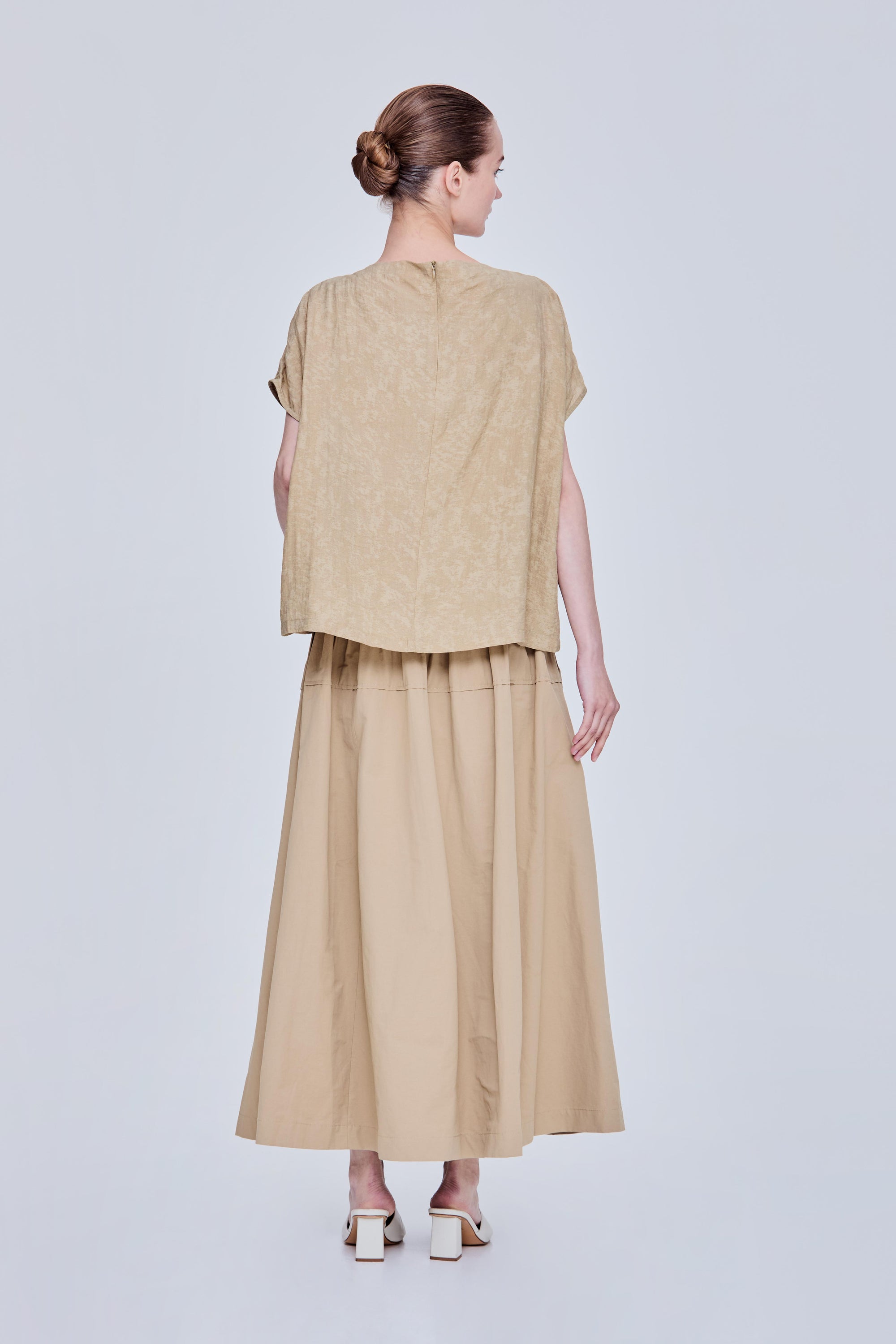 color:DUSTY OLIVE 