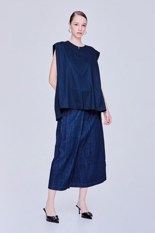 color:NAVY