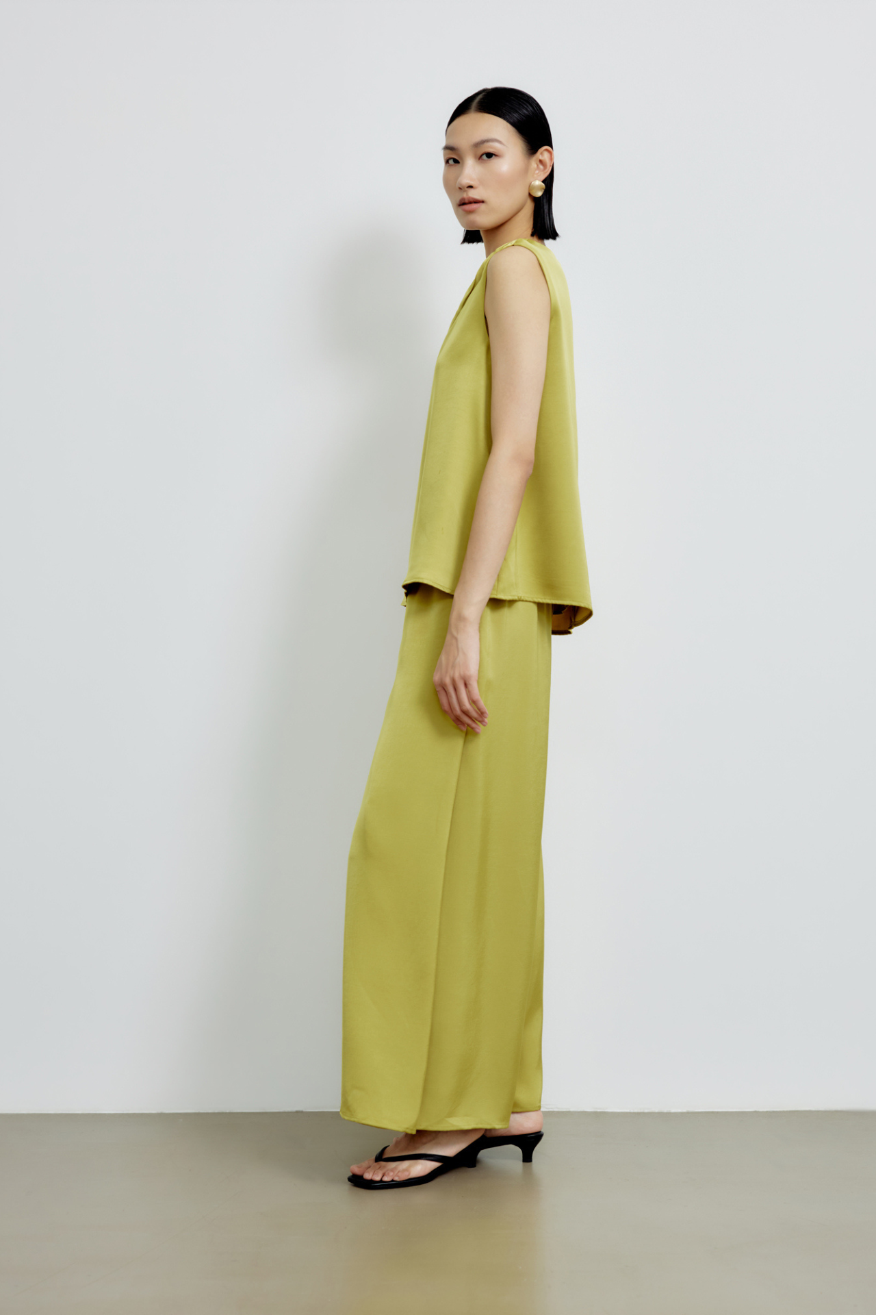 color:LIME