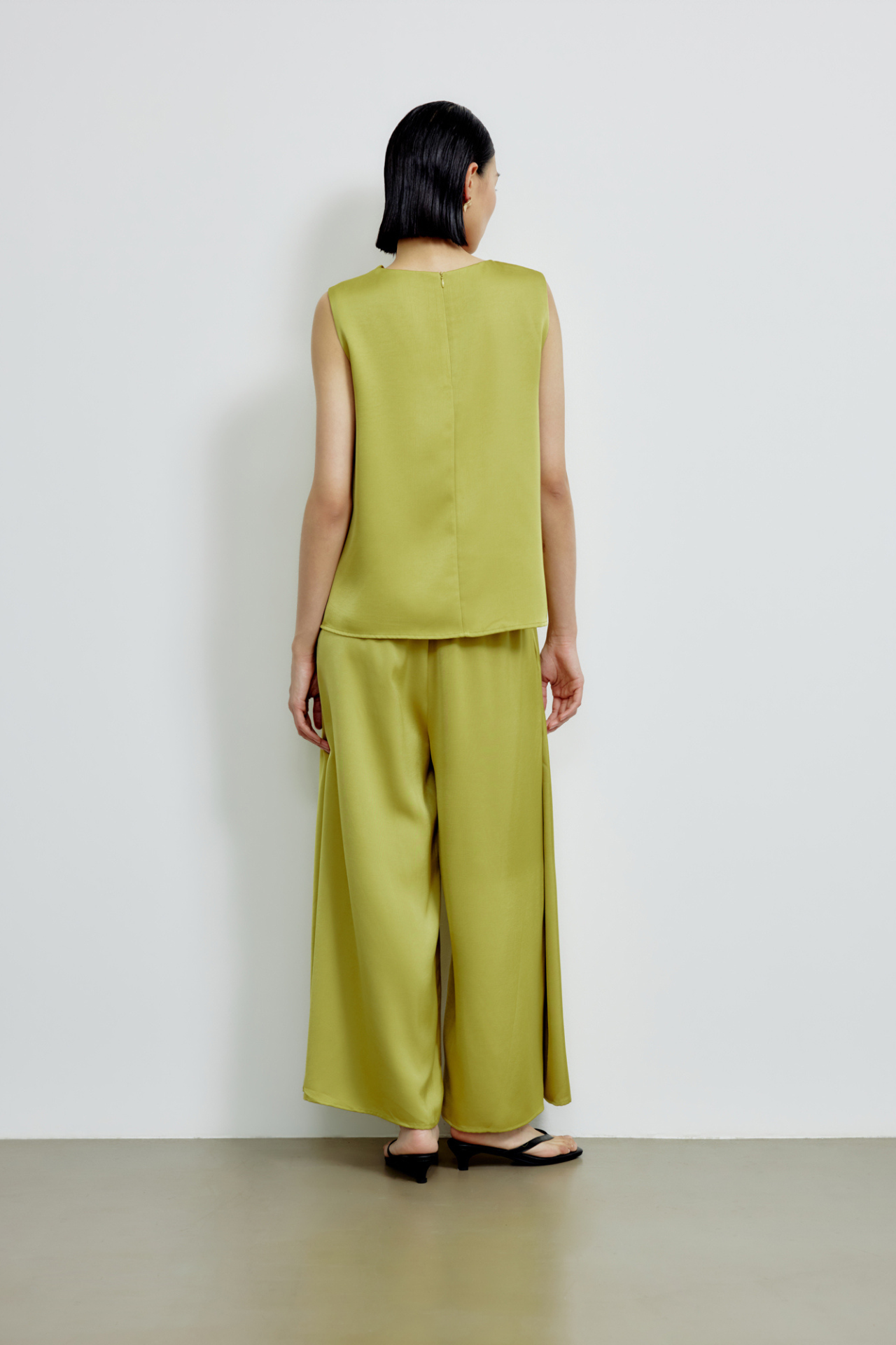 color:LIME