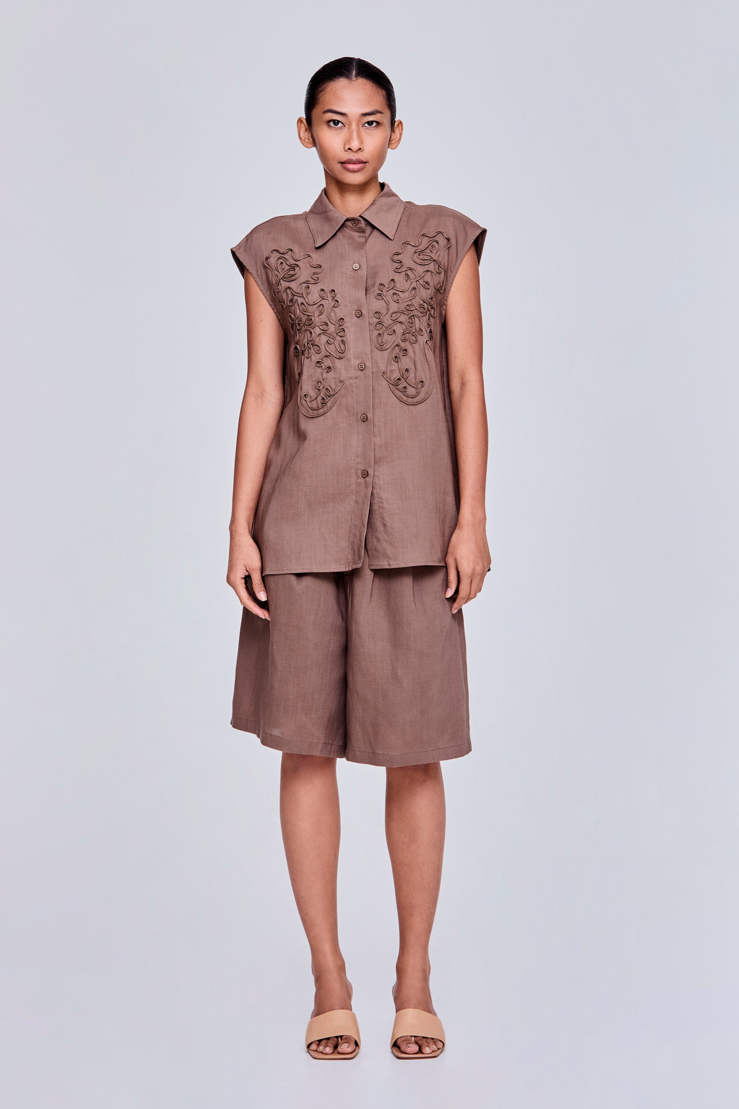 color:DARK BROWN