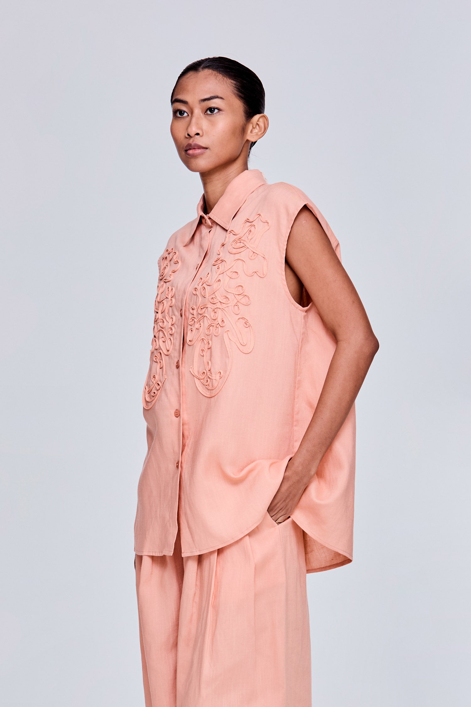color:PEACH
