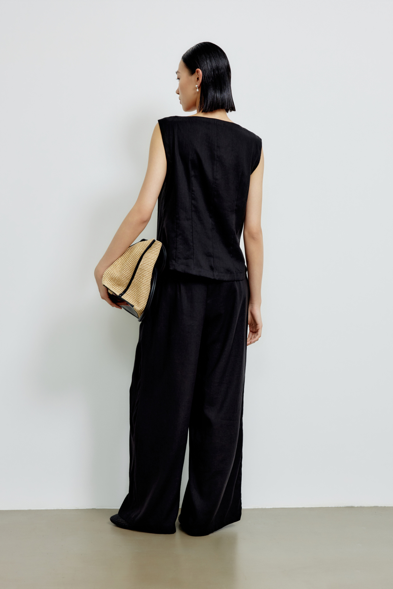 color:NOIR