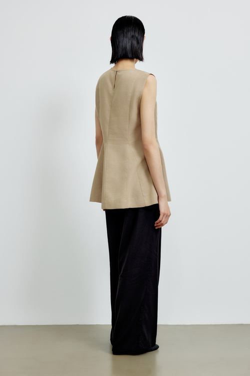 color:KHAKI