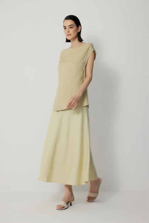 color:PALE AVOCADO