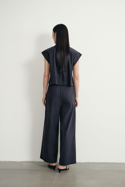 color:NAVY