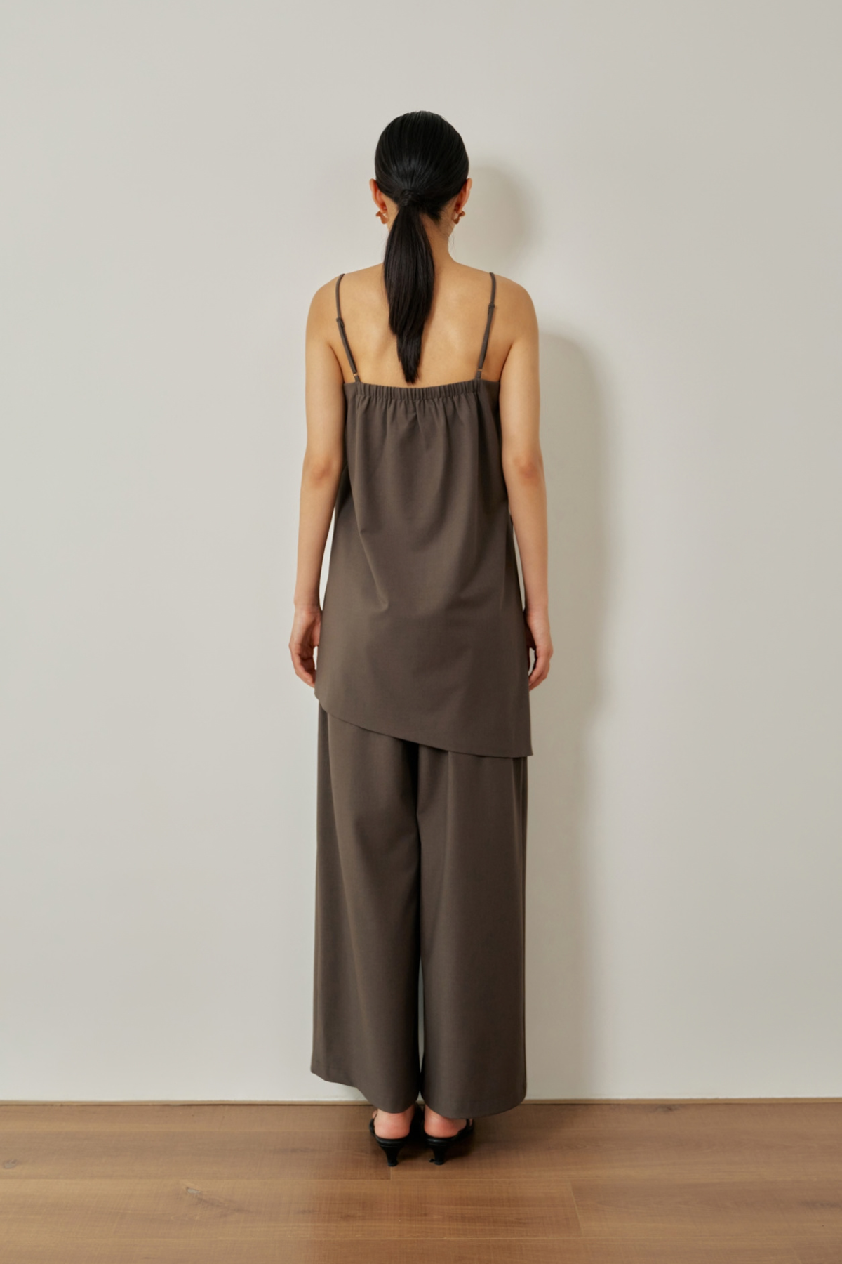 color:DARK BROWN