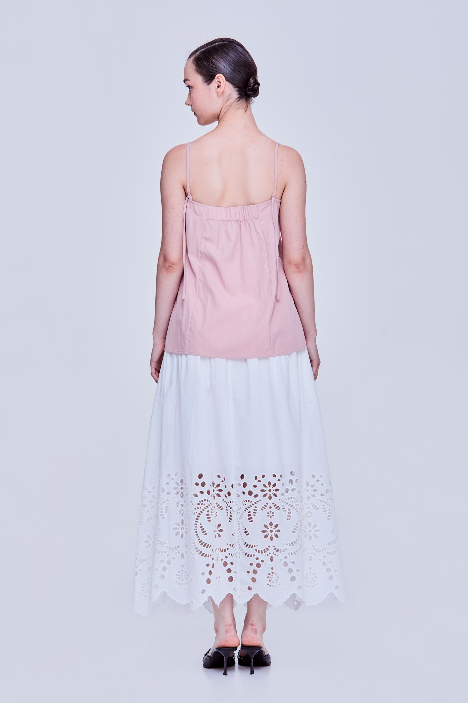 color:BLUSH