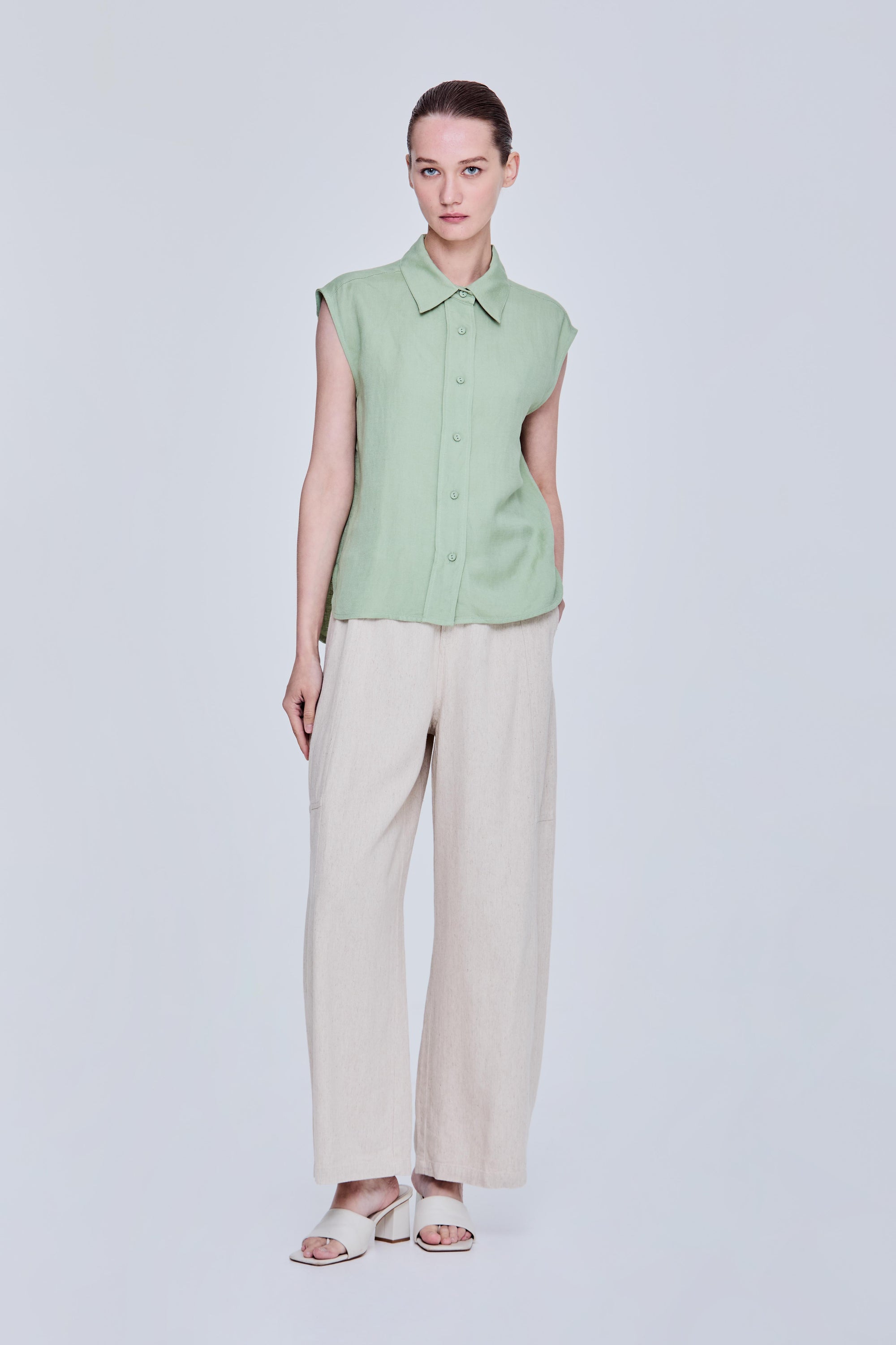 color:LIGHT GREEN