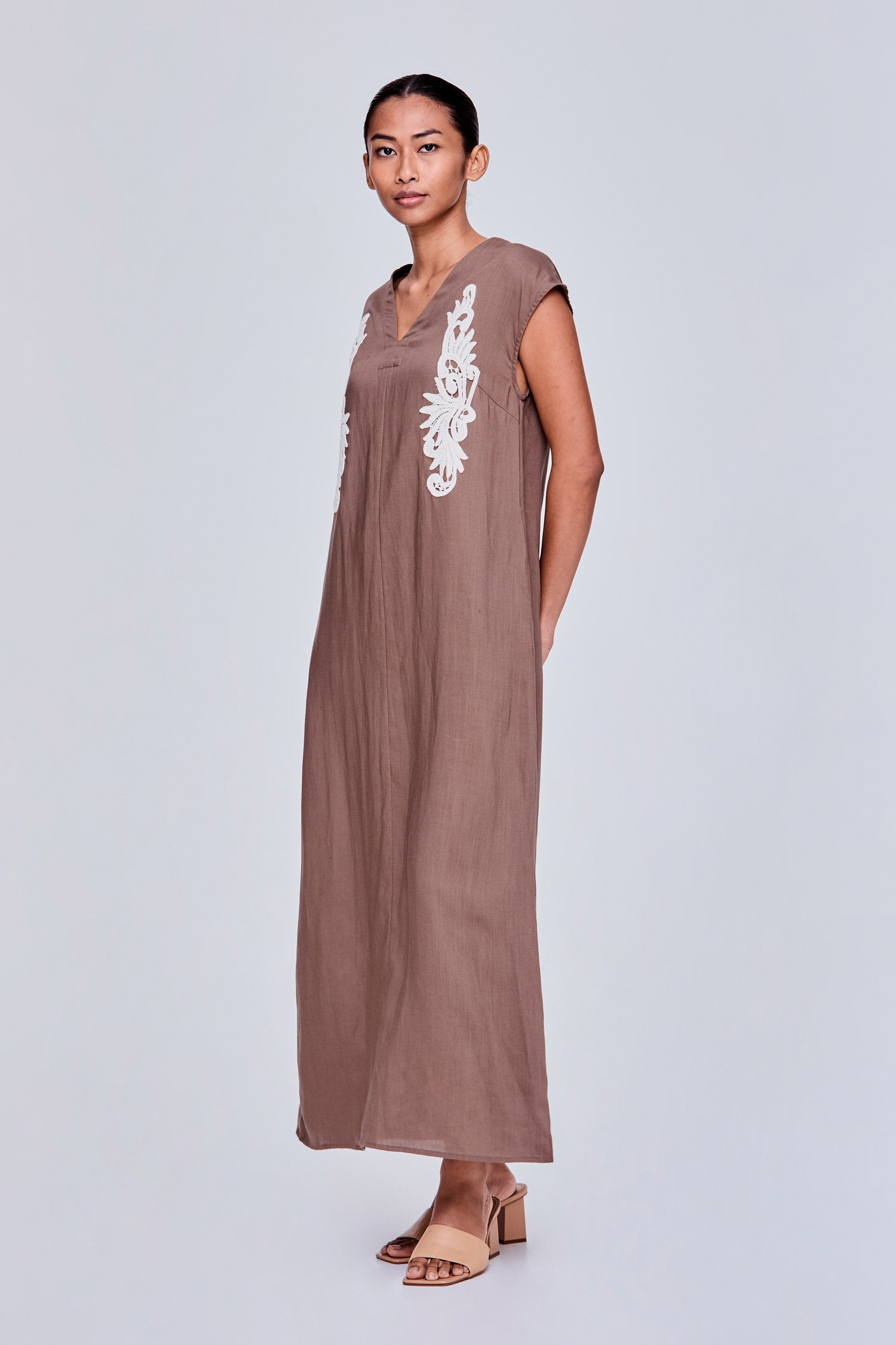 color:DARK BROWN