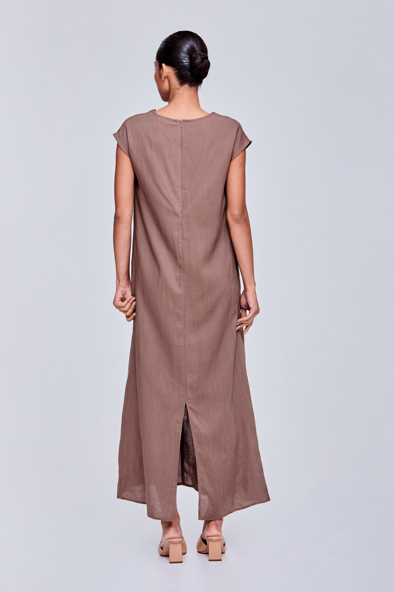 color:DARK BROWN