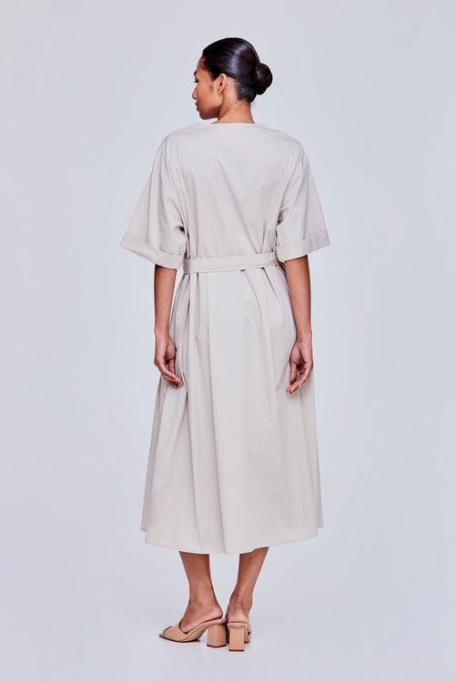 color:BEIGE