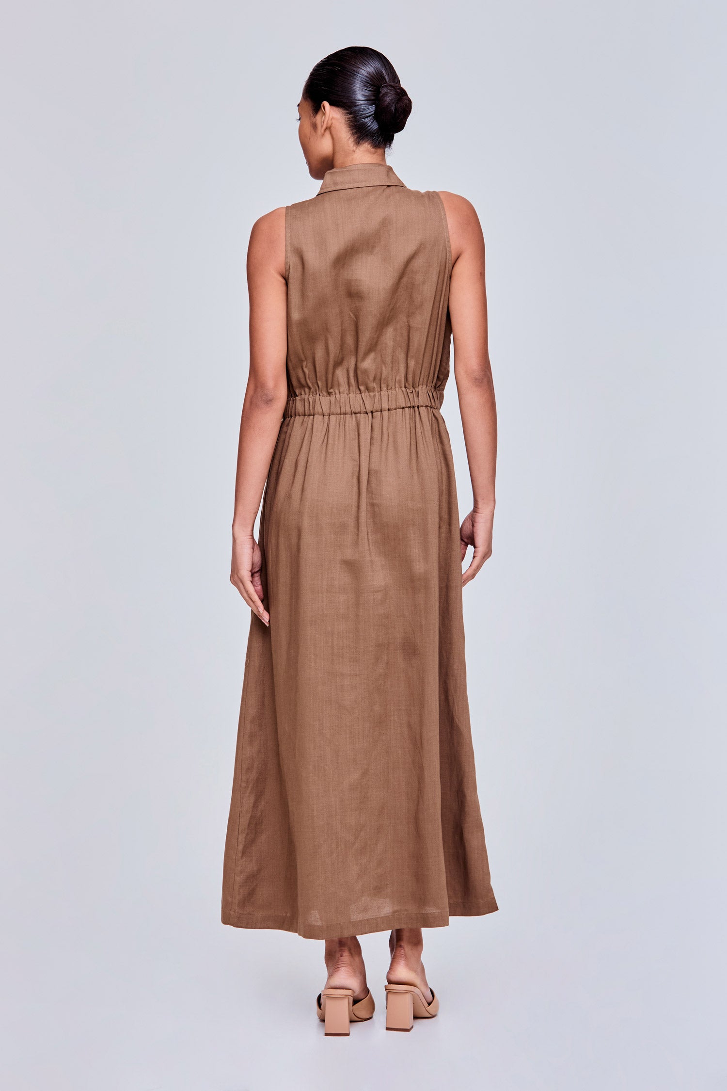 color:BROWN