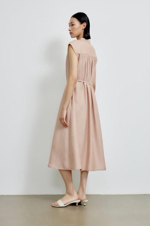 color:BLUSH