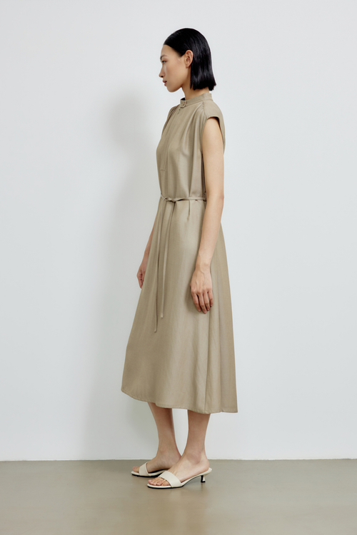 color:KHAKI