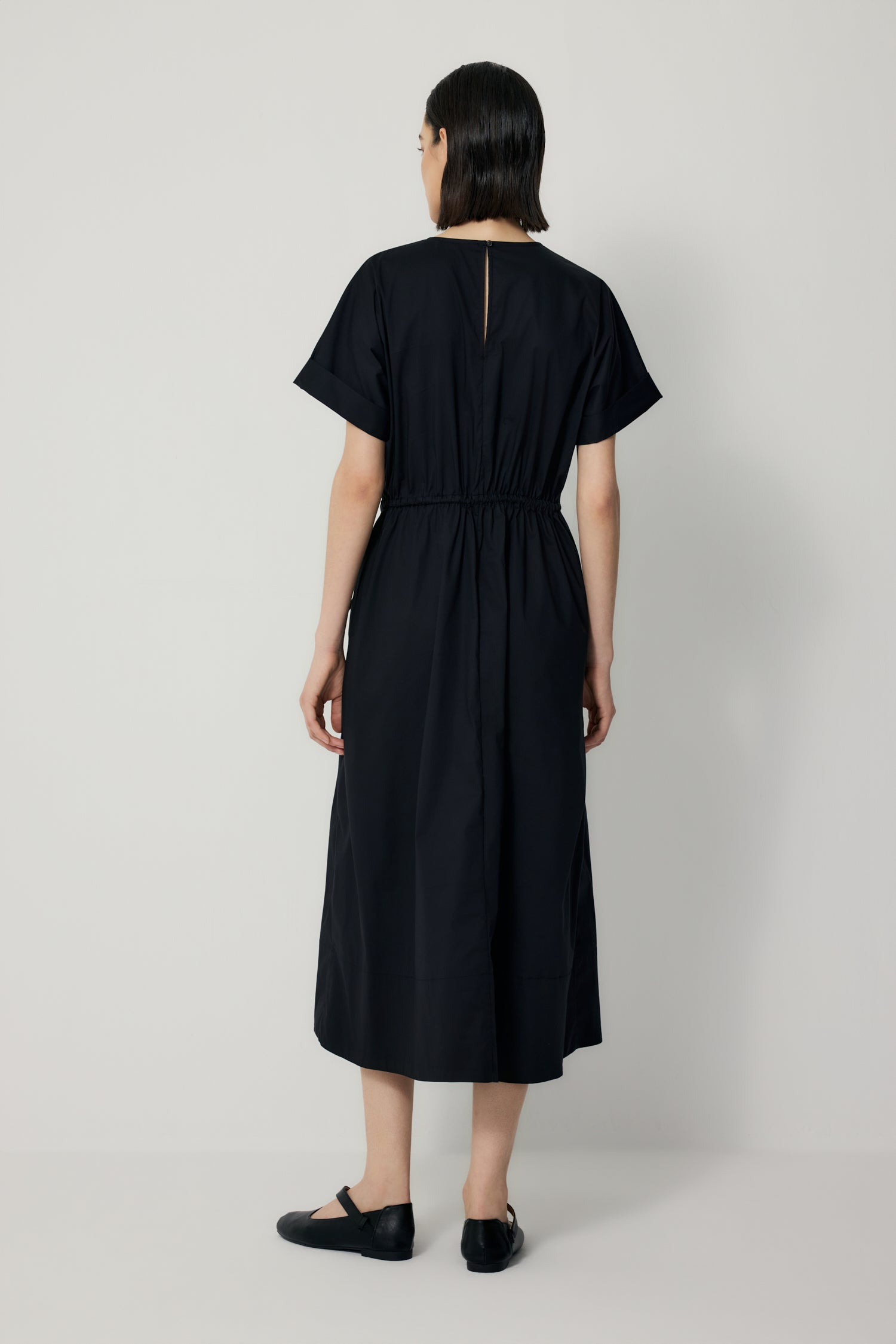 color:NOIR