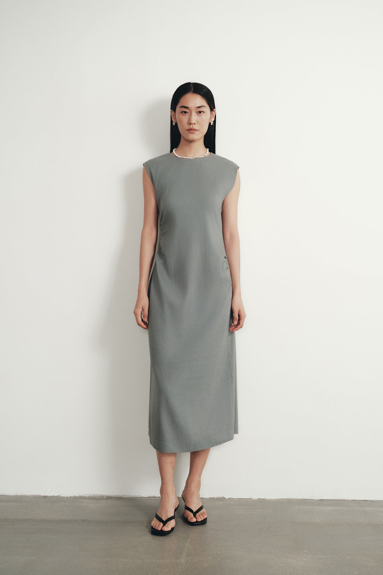 color:GREY
