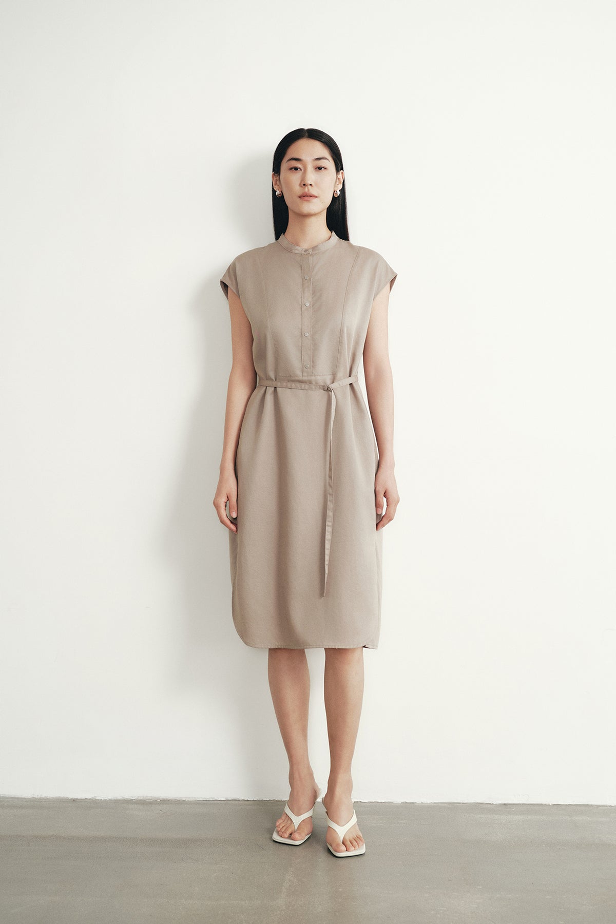 color:KHAKI