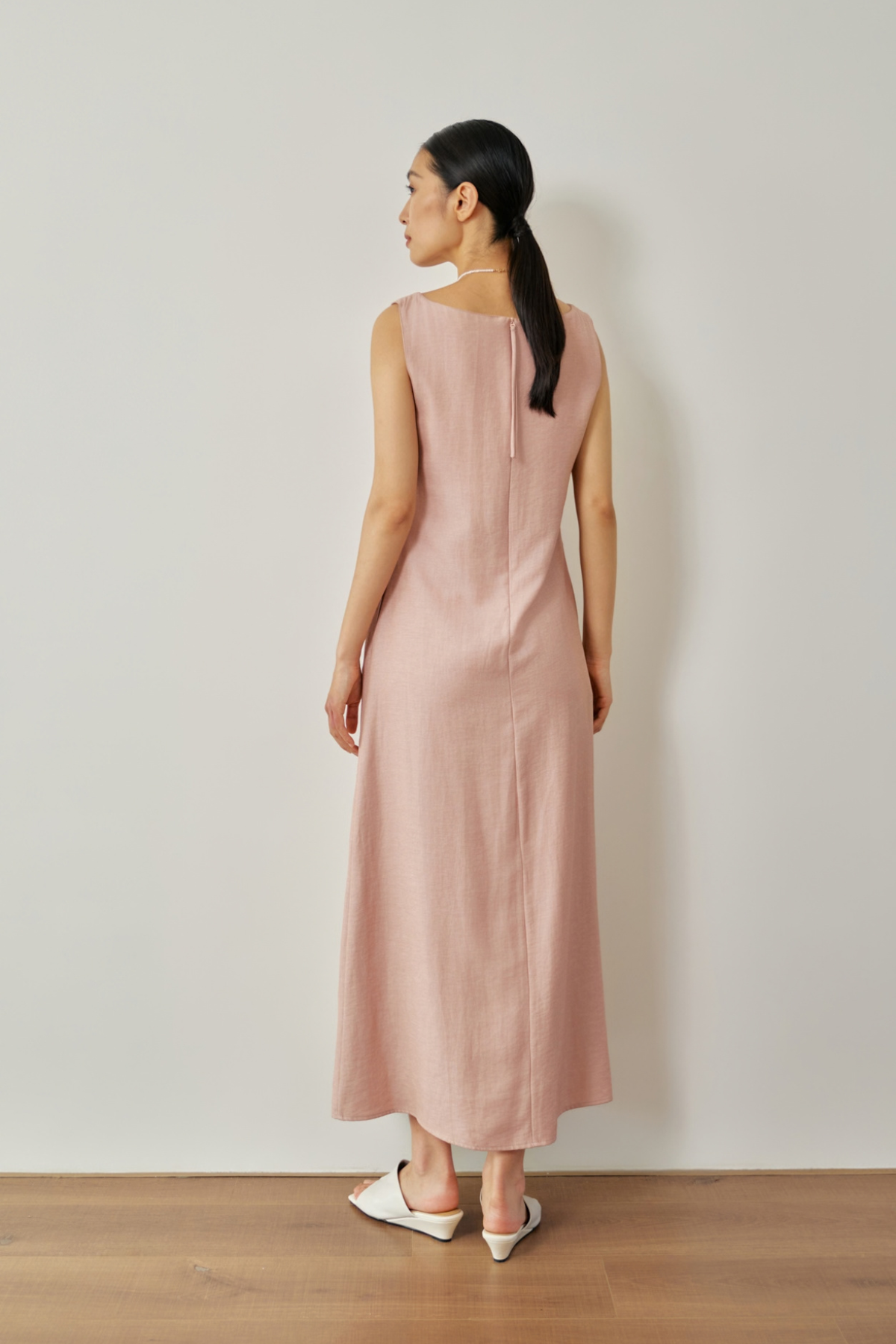 color:BLUSH