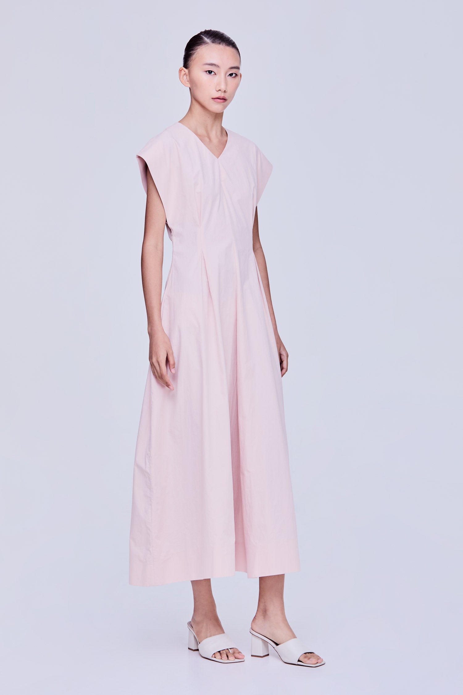 color:BLUSH