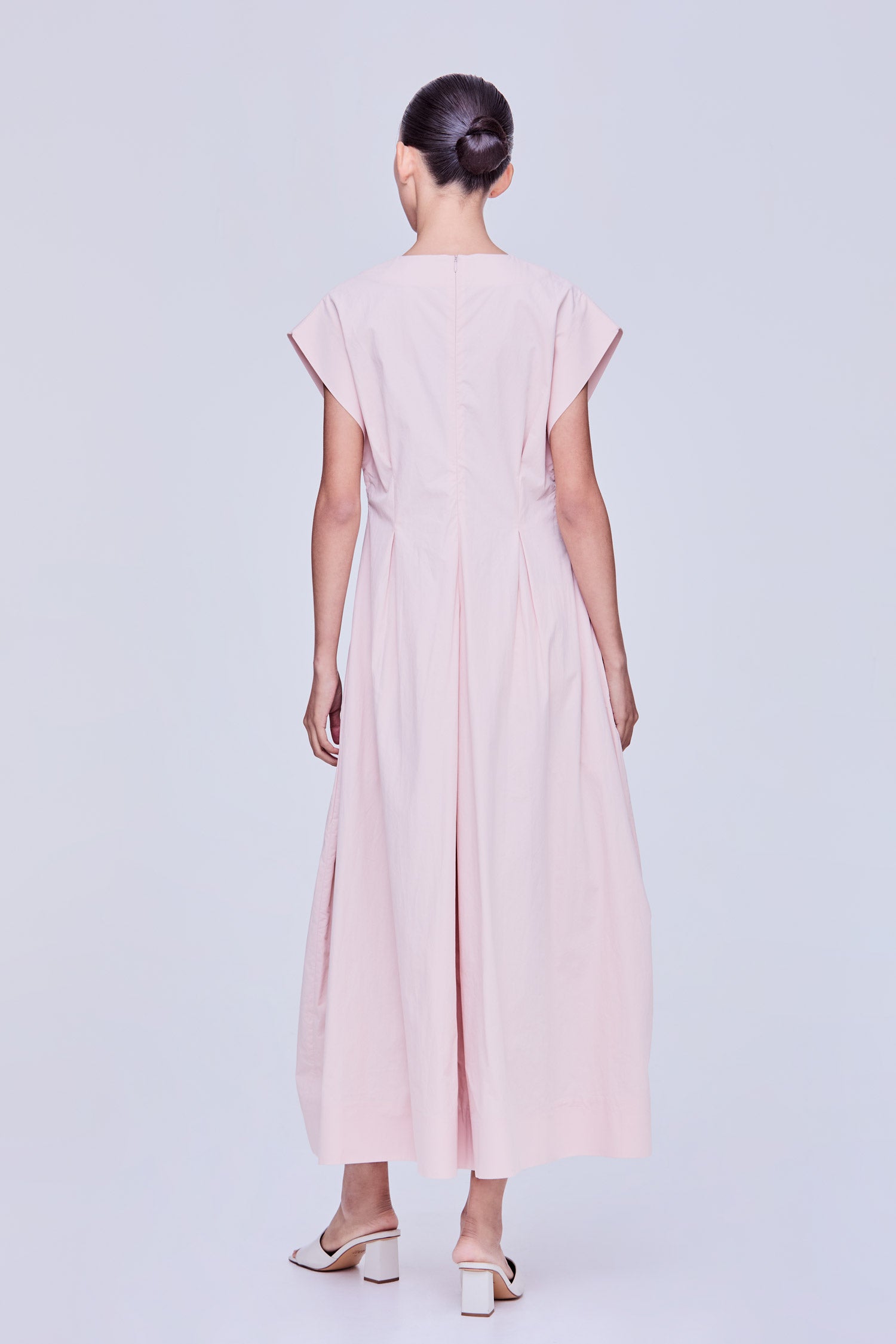 color:BLUSH