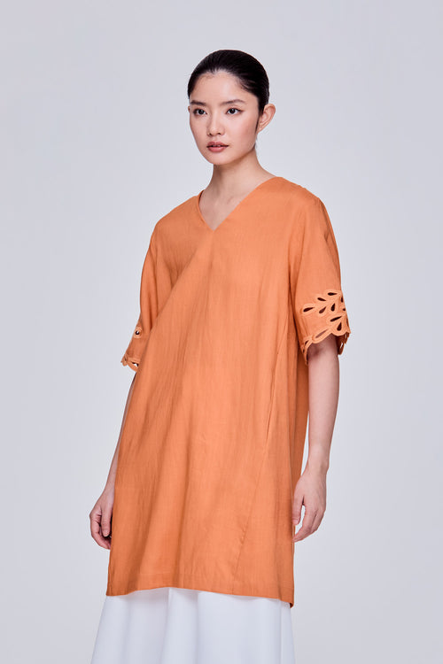 color:ORANGE