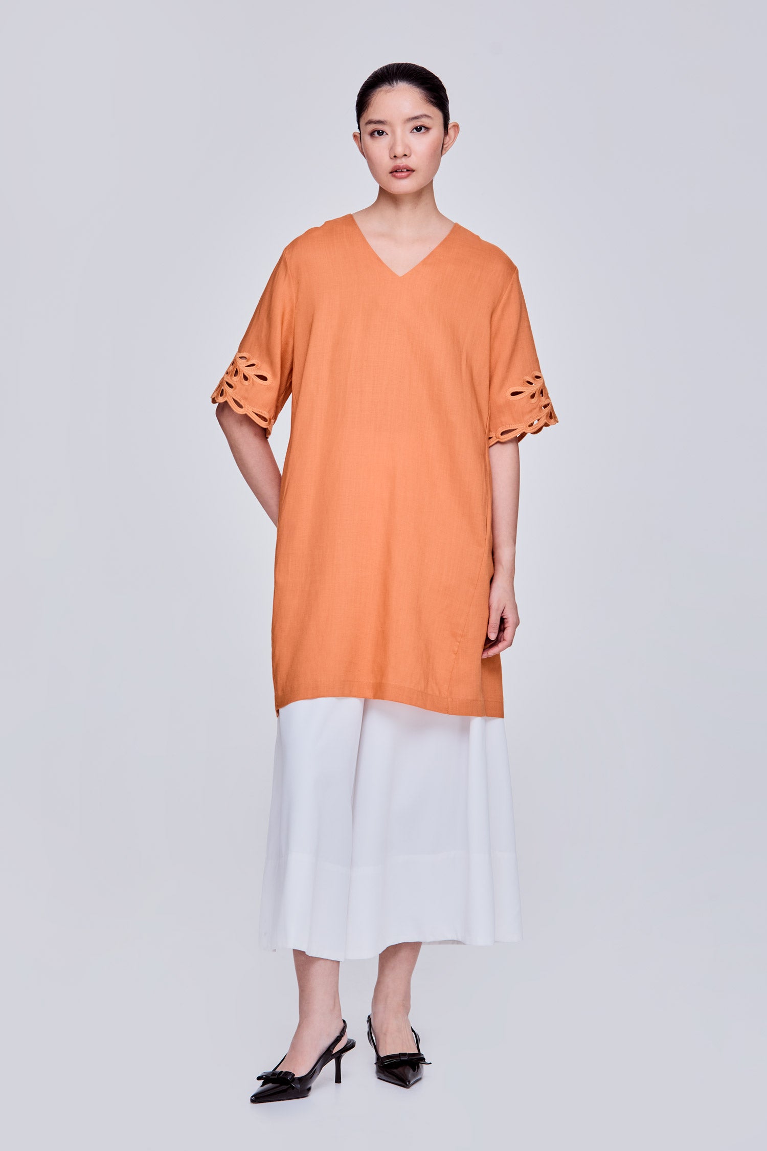 color:ORANGE