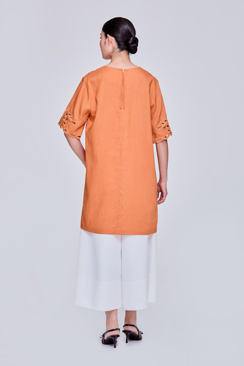 color:ORANGE