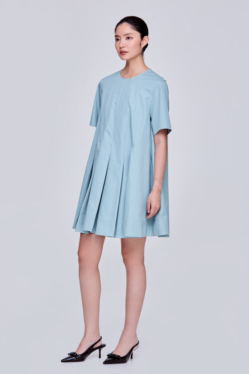color:AQUA