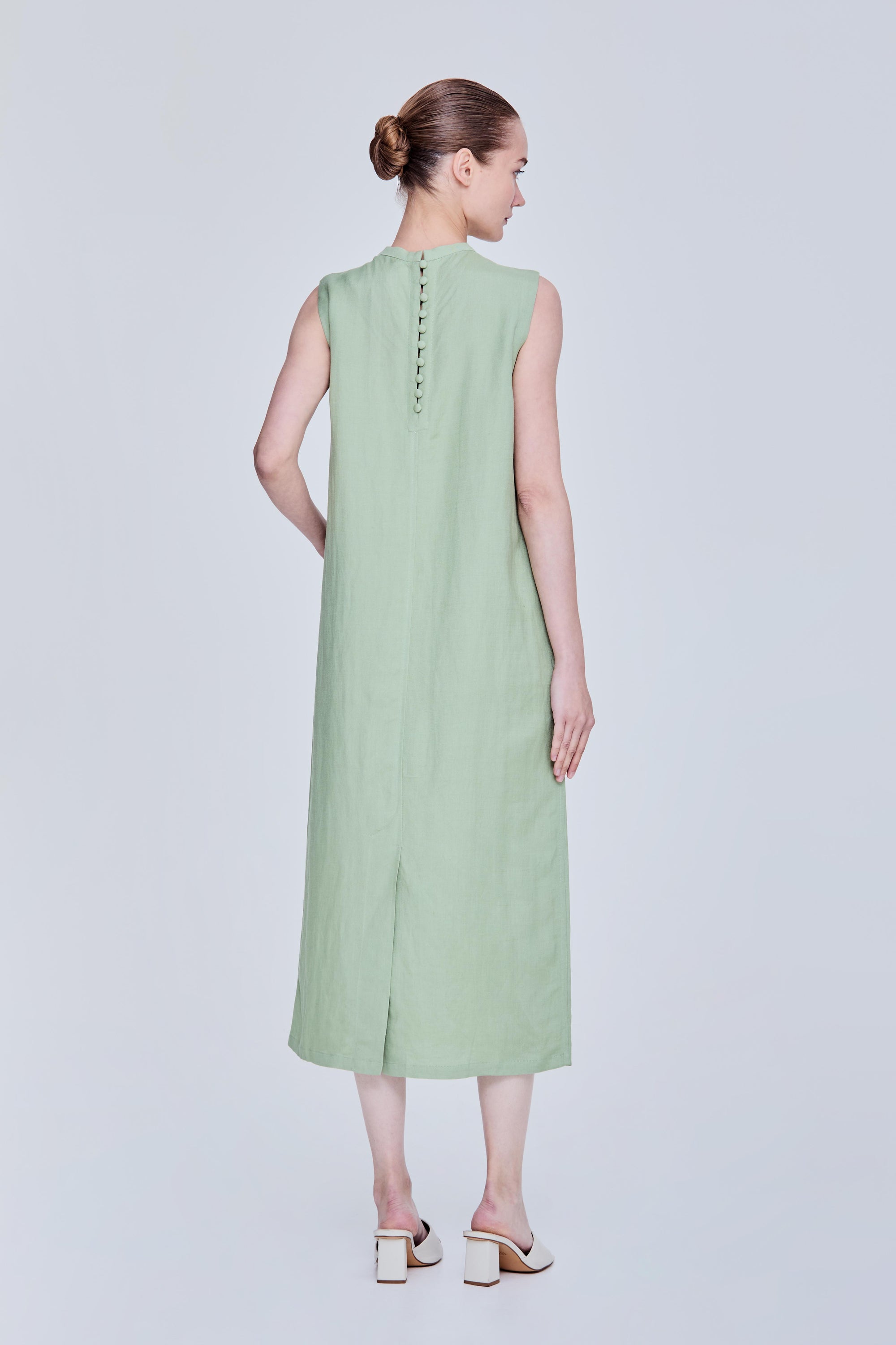 color:LIGHT GREEN