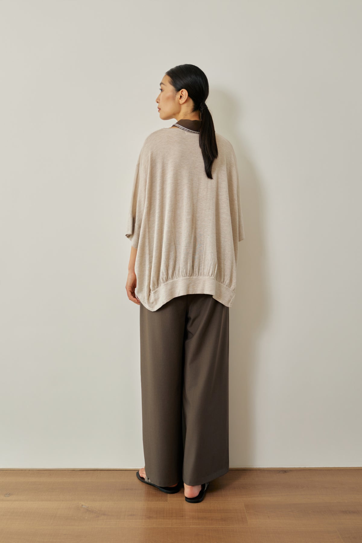 color:KHAKI
