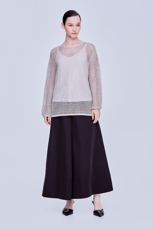 color:BEIGE