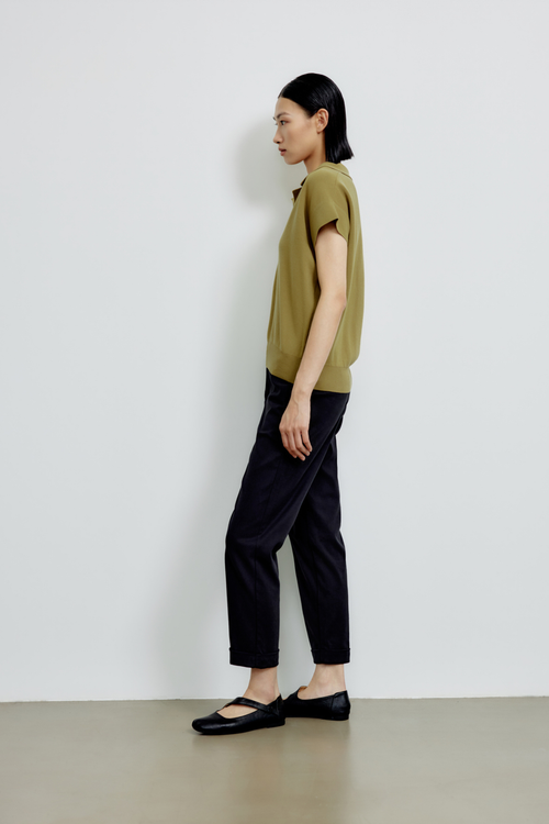 color:OLIVE