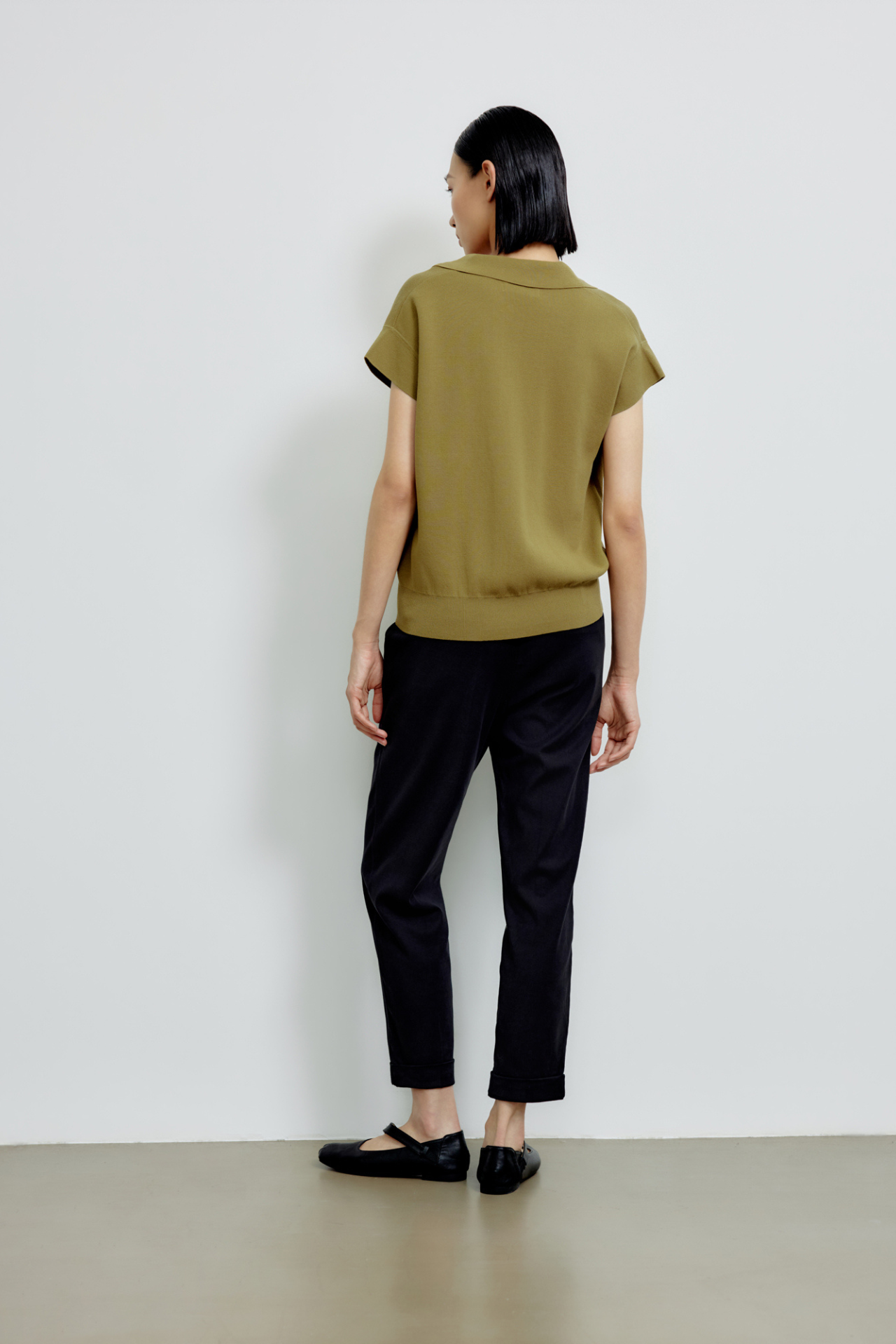 color:OLIVE