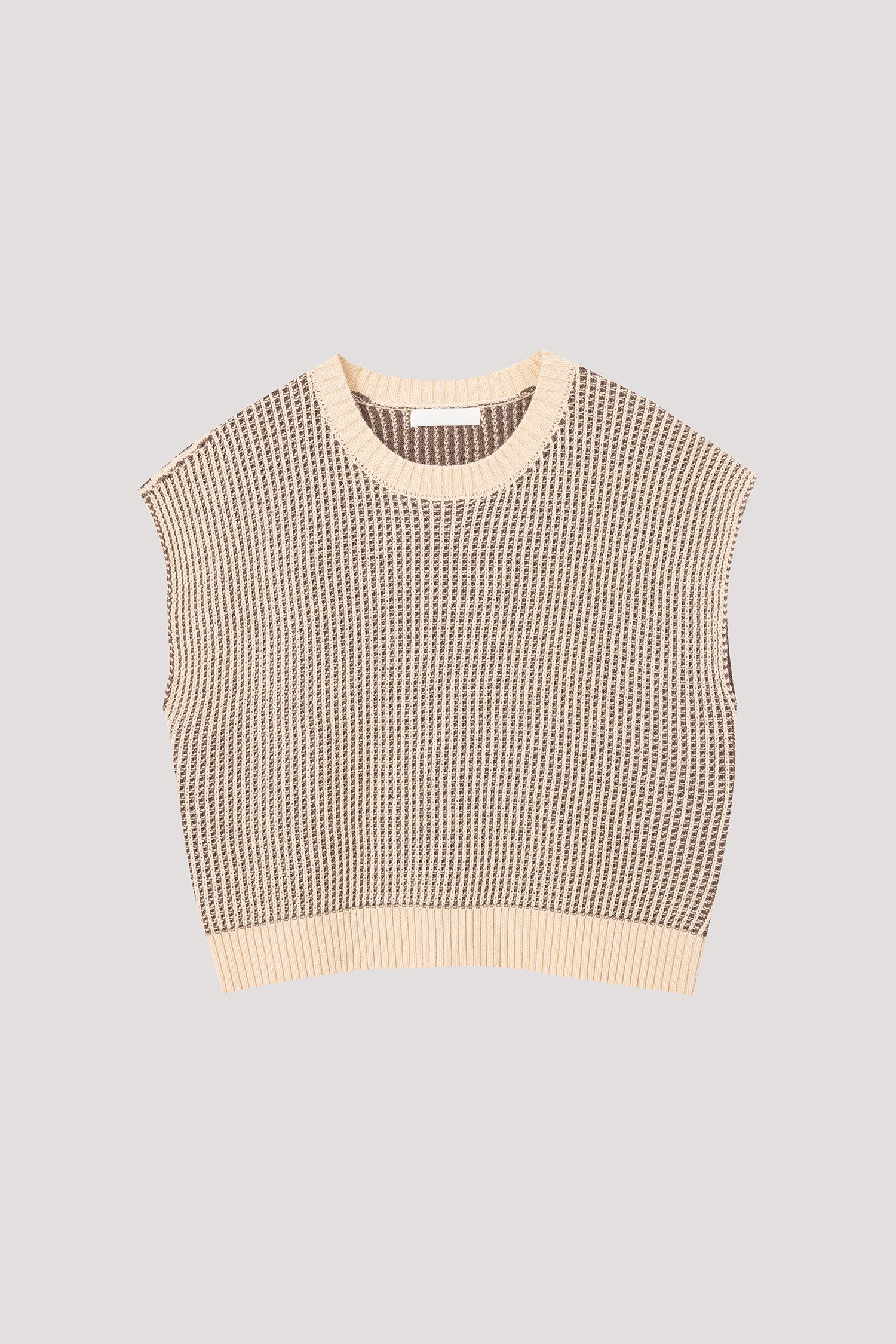 color:BEIGE