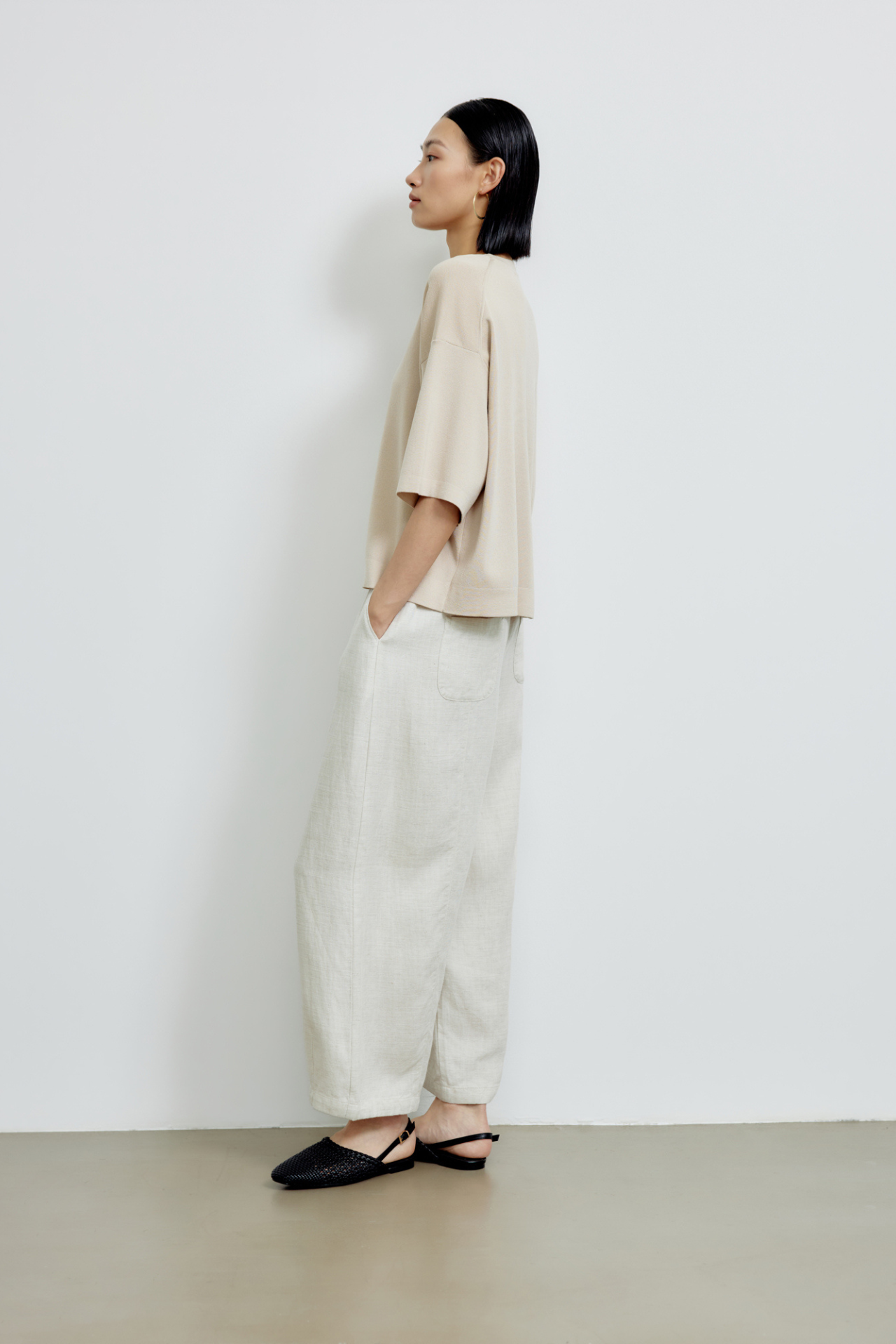 color:KHAKI