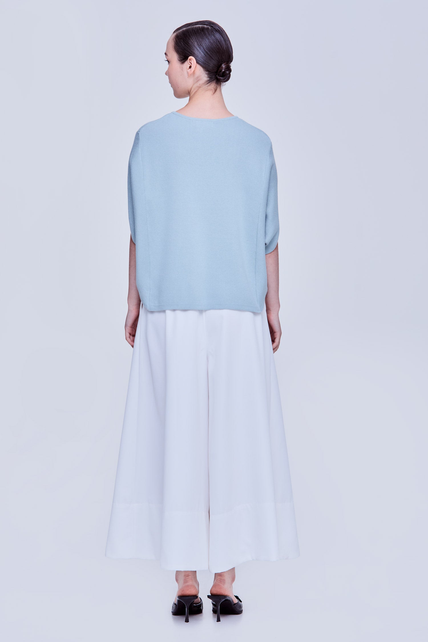 color:AQUA BLUE