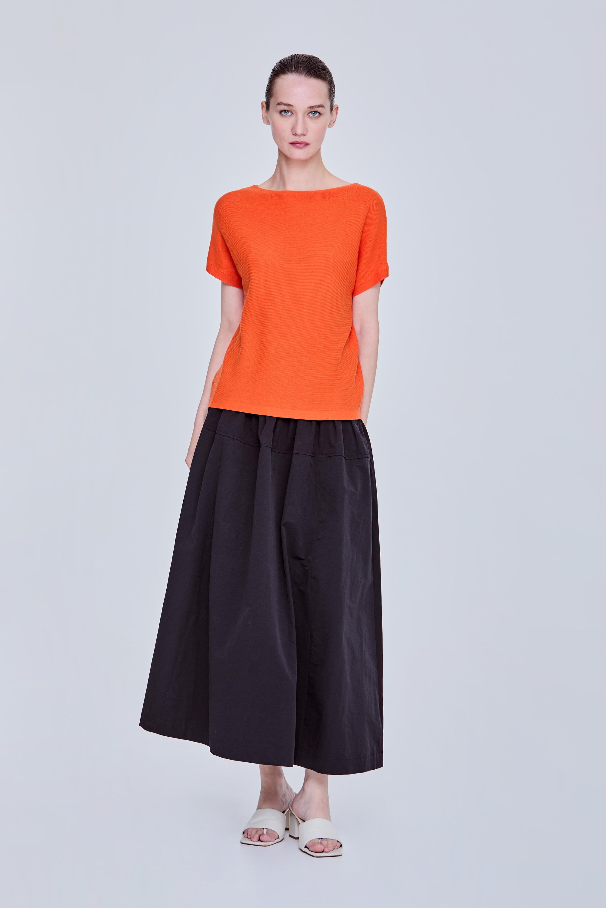 color:ORANGE